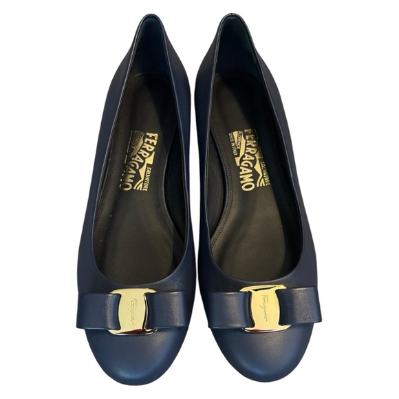 Salvatore Ferragamo Leather Women's Navy Blue Ballet Flats Sz 8 - Picture 1 of 5